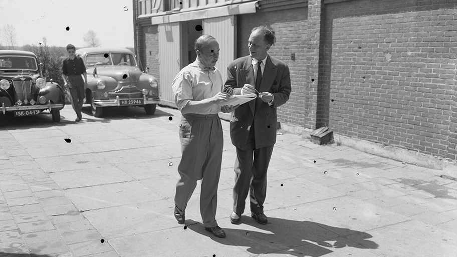 Der deutsche Regisseur Wolfgang Staudte in Holland, 6. Juni 1955.