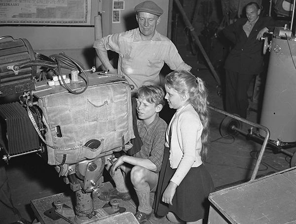 Der deutsche Regisseur Wolfgang Staudte im Studio, 8. Juli 1955.