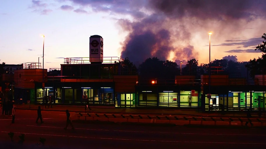 West Croydon während den Unruhen in London 2011.