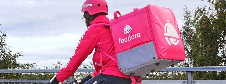 Ein Kurier von Foodora in Tampere, Finnland.