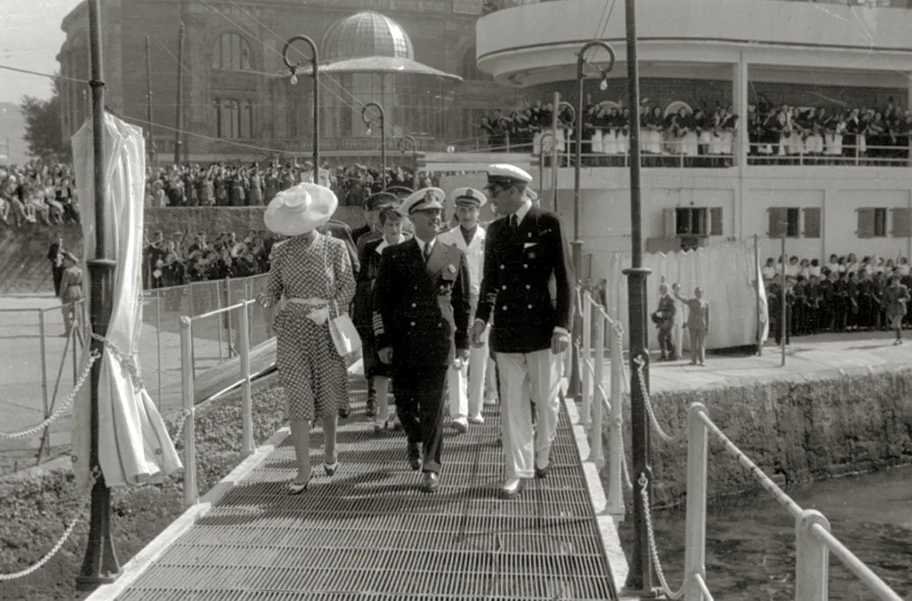 Francisco Franco auf dem Steg des Yachtclubs in San Sebastián, 1941.