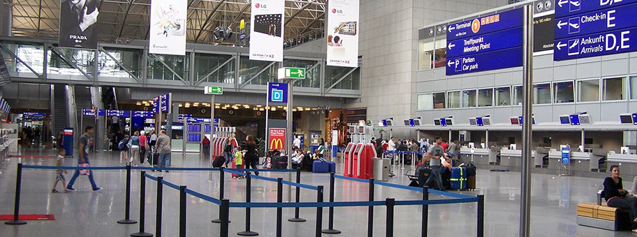 Die I-SEC Luftsicherheit führt mit rund 1.450 Beschäftigten am Frankfurter Flughafen (Fraport) den Grossteil der Sicherheitskontrollen durch.