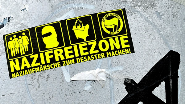 Antifa-Sticker in Frankfurt am Main.