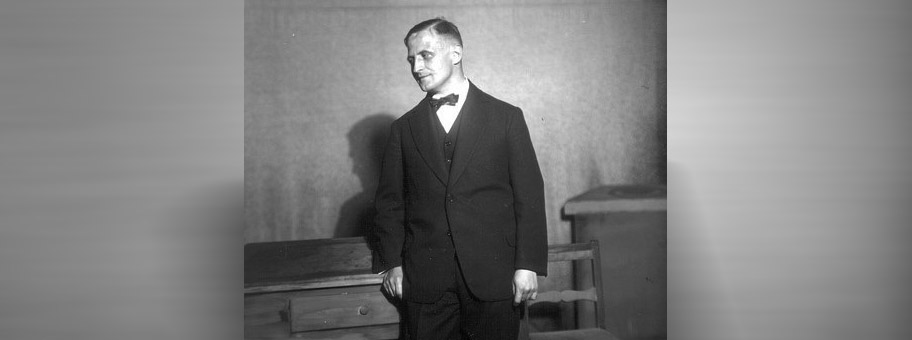 Porträt Franz Jung anlässlich der Uraufführung von dessen Schauspiel «Legende», Staatsschauspiel Dresden 13.10.1927.