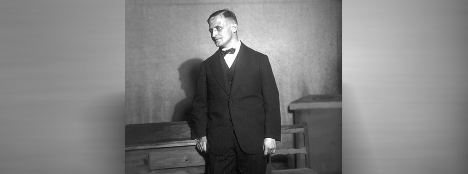 Porträt Franz Jung anlässlich der Uraufführung von dessen Schauspiel «Legende», Staatsschauspiel Dresden 13.10.1927.