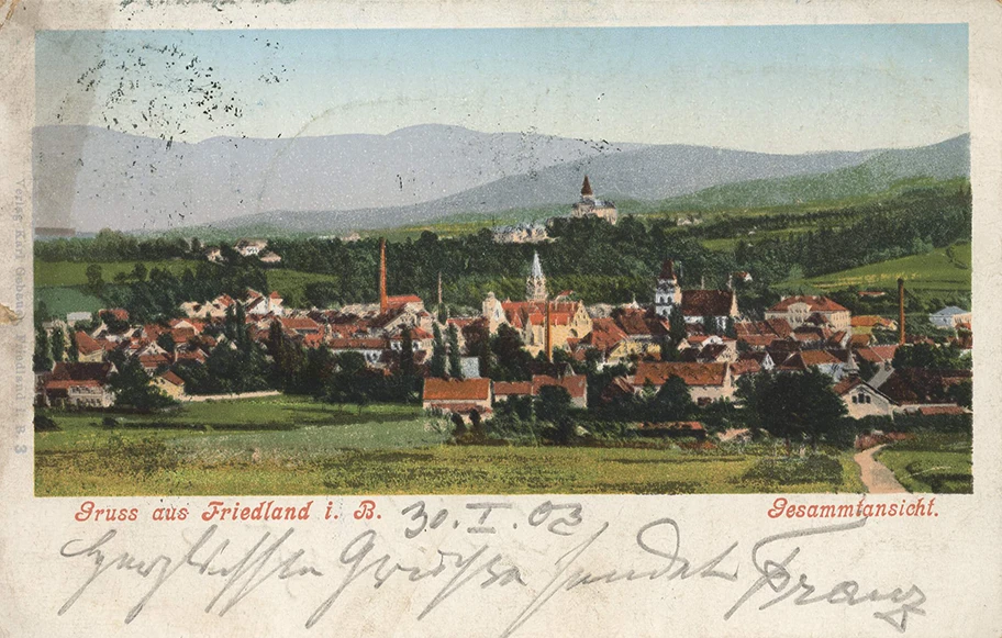 Schloss Friedland i. Böhmen (im Hintergrund) galt als Vorlage für Kafkas Roman «Das Schloss».