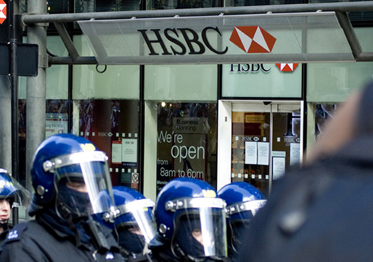 G20 Proteste vor einer HSBC-Filiale in London.