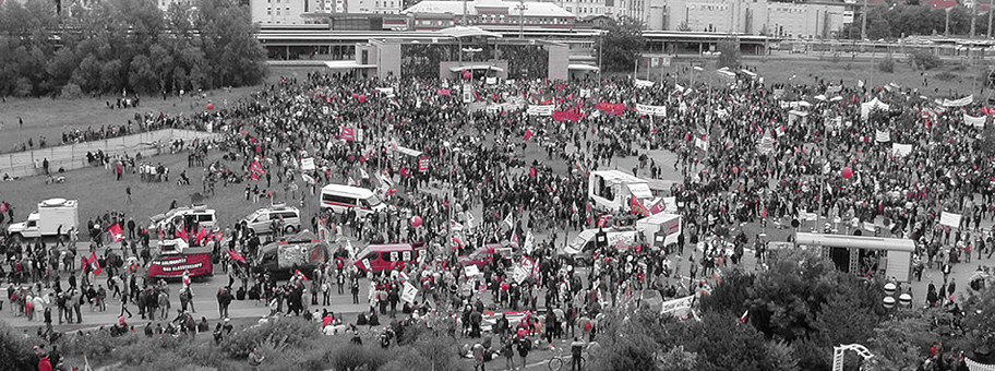 Sammelpunkt zu den G8-Protesten am Hauptbahnhof in Heiligendamm, Juni 2007.