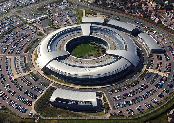 «The Doughnut» - Hauptsitz des britischen Nachrichtendienstes GCHQ in Cheltenham, Gloucestershire, England.