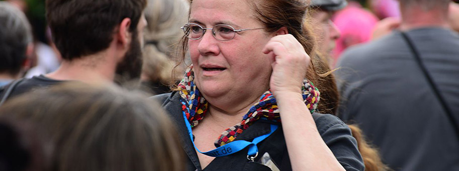 Jutta Ditfurth bei der G7-Gegendemo in Garmisch-Partenkirchen am 6. Juni 2015.