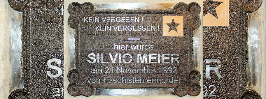 Gedenktafel aus dem Jahr 2007 für Silvio Meier auf dem U-Bahnhof Samariterstrasse in Berlin-Friedrichshain.