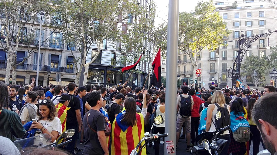 Demonstration gegen die Polizeigewalt am Tag des Unabhängigkeitsreferendums in Barcelona, Oktober 2017.