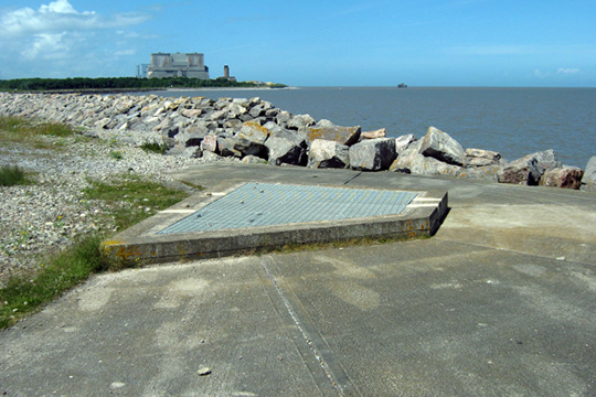 Great_Arch_outflow_and_flood_defence_wall,_Stolford_-_geograph_1.jpg