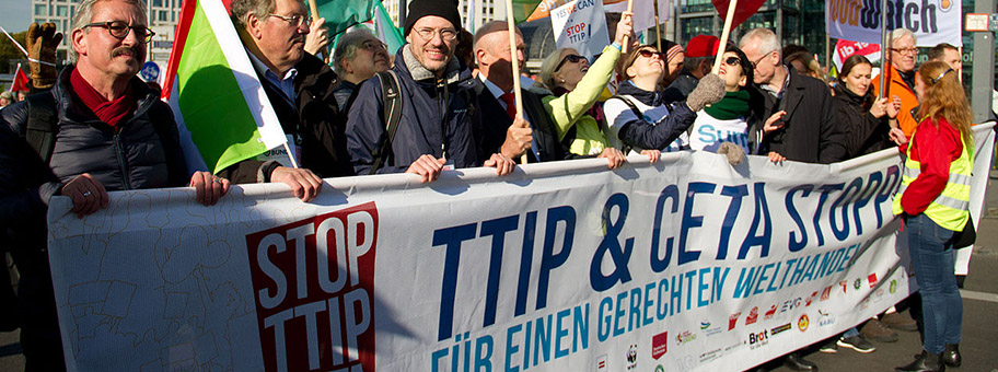Grossdemo_gegen_TTIP_und_CETA_1.jpg