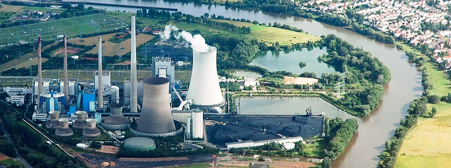 Das Kohlekraftwerk Grosskrotzenburg am Main.