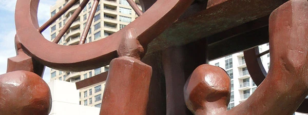 Chicago, das Haymarket Memorial: Das 1. Mai-Denkmal von Mary Broegger.