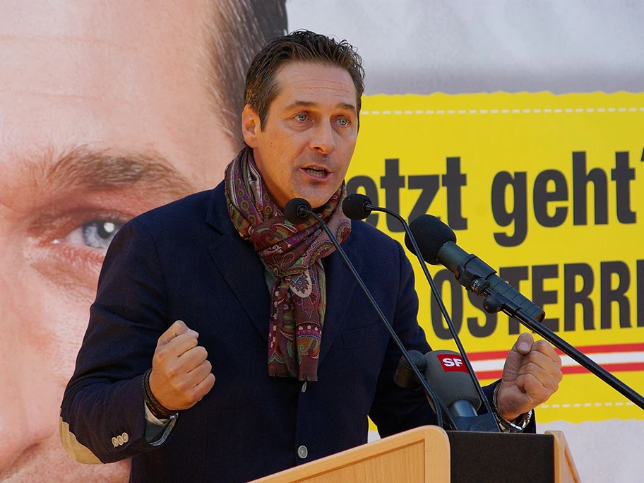 Der österreichische Politiker Heinz-Christian Strache bei einer Wahlkampfveranstaltung der FPÖ am 18. September 2008 in Sankt Pölten.