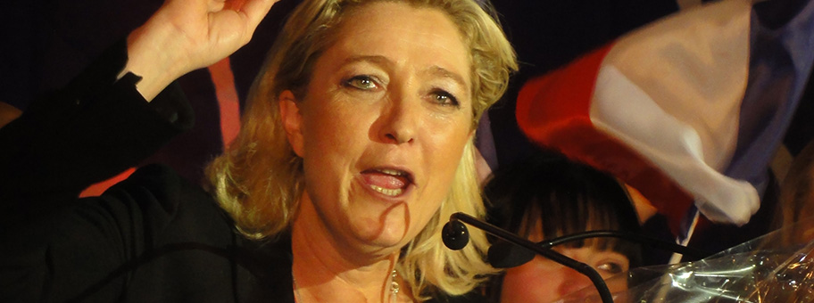 Marine Le Pen bei einer Rede in Hénin-Beaumont am 15 April 2012.