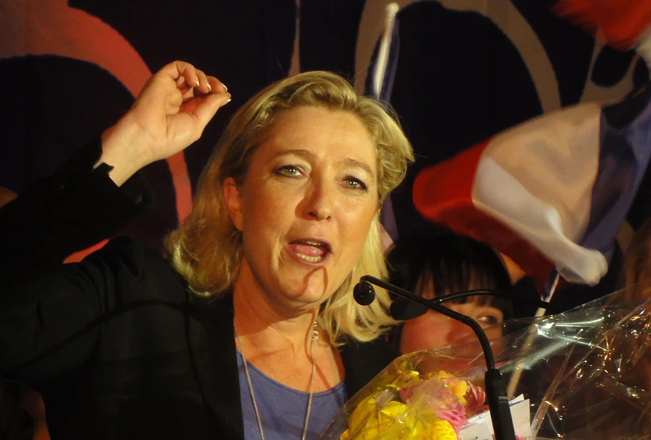 Marine Le Pen bei einer Rede in Hénin-Beaumont am 15 April 2012.