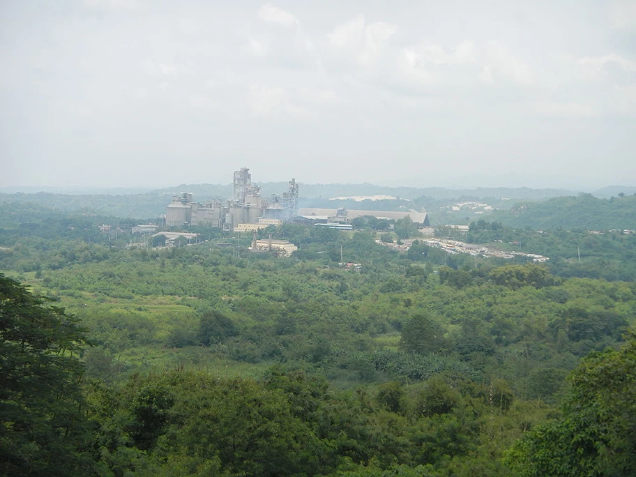 Zementwerk von Holcim in Minuyan, Philippinen. Der schweizerisch-französische Konzern LafargeHolcim Ltd zählt zu den grösseren Playern im Rohstoffbuiseness.