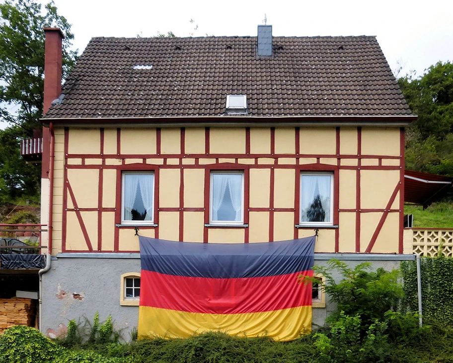 Patriotismus oder Kommunismus? (Teil 1)