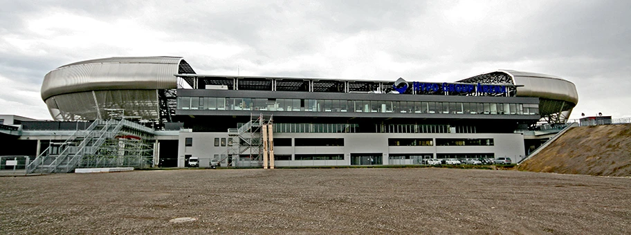 Wörtherseestadion - zeitweise bekannt als Hypo Group Arena - Westansicht, Klagenfurt.