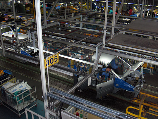 Hyundai_car_assembly_line_1.jpg