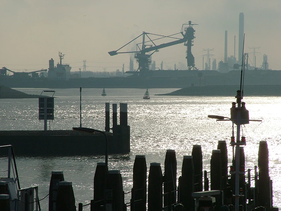 Industriehafen in Hoek van Holland.