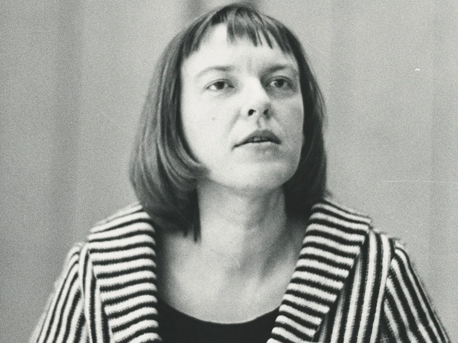 Ingeborg Bachmann bei der Pressekonferenz zur Premiere von „Der Prinz von Homburg“ am 22. Mai 1960 in der Hamburgischen Staatsoper.