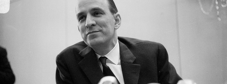 Der schwedische Regisseur Ingmar Bergman im Amstel Hotel in Amsterdam, Oktober 1966.