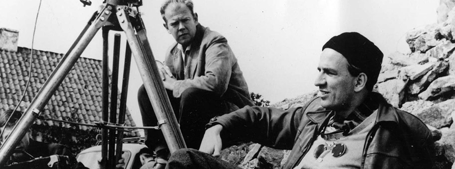 Der schwedische Regisseur Ingmar Bergman mit Kameramann Sven Nykvist, 1961.