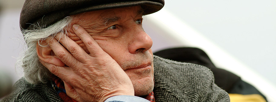 Der französische Regisseur Jacques Rivette während den Dreharbeiten zu «Ne Touchez pas la hache», April 2006.