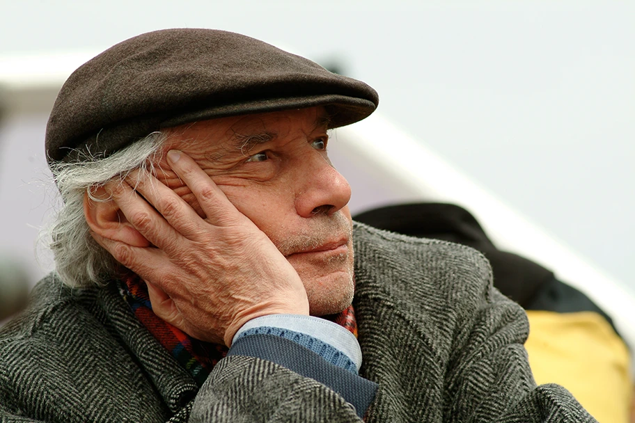 Der französische Regisseur Jacques Rivette während den Dreharbeiten zu «Ne Touchez pas la hache», April 2006.