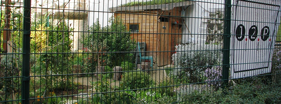 Gemeinschaftsgarten in der rue Petit (19. Bezirk), Paris, Frankreich.