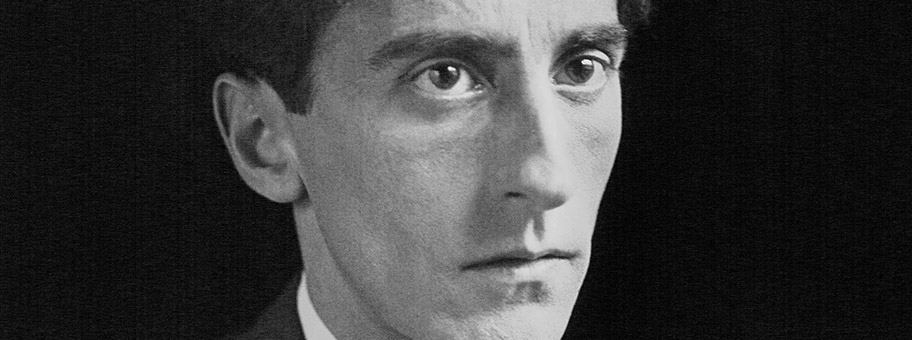 Der französische Schriftsteller, Filmregisseur und Maler Jean Cocteau, 1923.