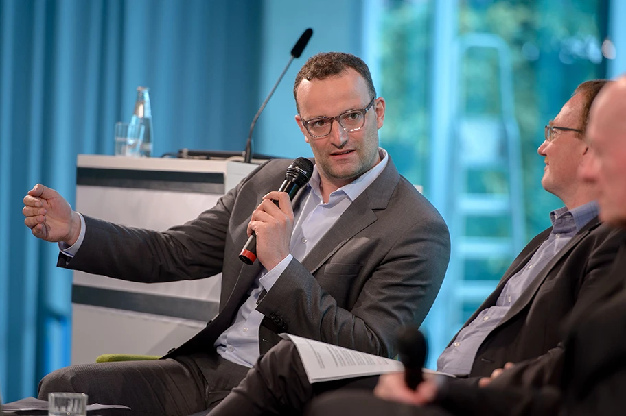 Jens Spahn an der Konferenz 