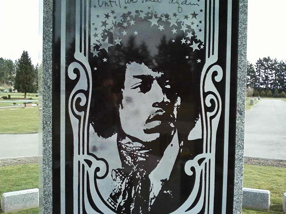 1969 widmet Hendrix sein Stück ,Machine Gun' den militanten Oppositionellen. “Ein Rock-Star, der ein Revolutionär ist, spielt für Rock-Fans, die Revolutionäre sind.”