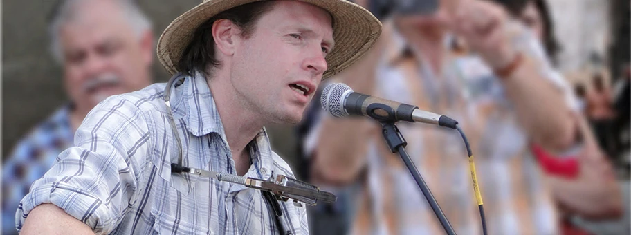 Jimmy Kelly von der Kelly Family während eines Strassenkonzerts im August 2009.