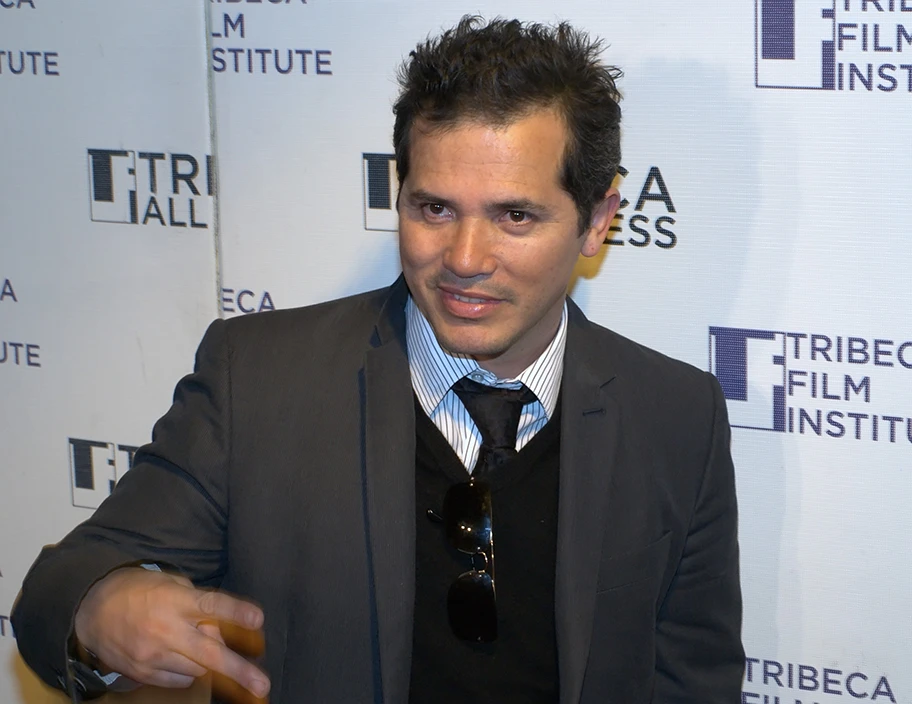 Der kolumbianisch-US-amerikanische Schauspieler John Leguizamo spielt in dem Film die Rolle des Disco-Kings Vinny.