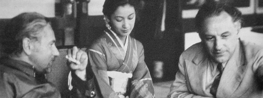 Der österreichisch-amerikanische Filmregisseur Josef von Sternberg (links im Bild) in Japan, 1936.