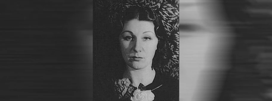 Die australische Schauspielerin Judith Anderson spielt im Film «Rebecca» die Rolle der Mrs. Danvers.