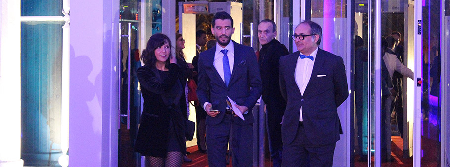 Die tunesische Filmregisseurin Kaouther Ben Hania (links) am Carthage Film Festival 2018.