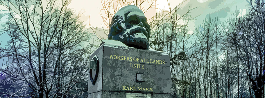 Das Grab von Karl Marx auf dem Highgate Friedhof in London, England.
