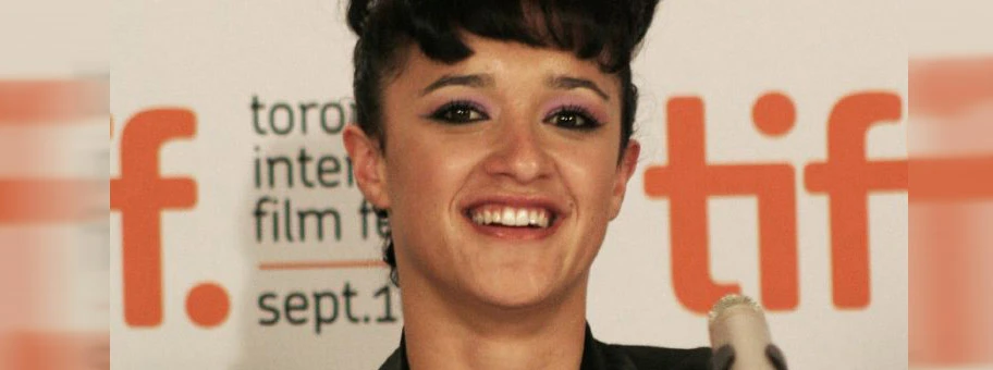 Die neuseeländische Schauspielerin Keisha Castle-Hughes spielt die Rolle der Paikea in Niki Caros Spielfilm «Whale Rider».