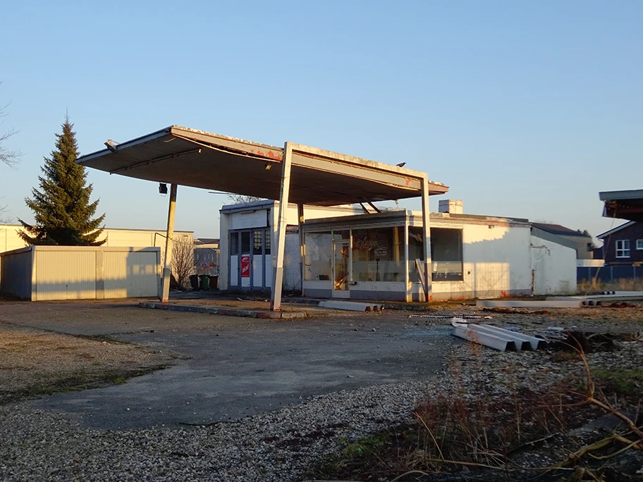 Verfallene Tankstelle in Kleve.