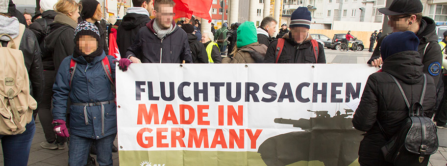 Demonstration von „Pro NRW“ und Gegendemonstration von „Köln gegen RechtsAntifaschistisches Aktionsbündnis“hier „Fluchtursachen Made in Germany“.