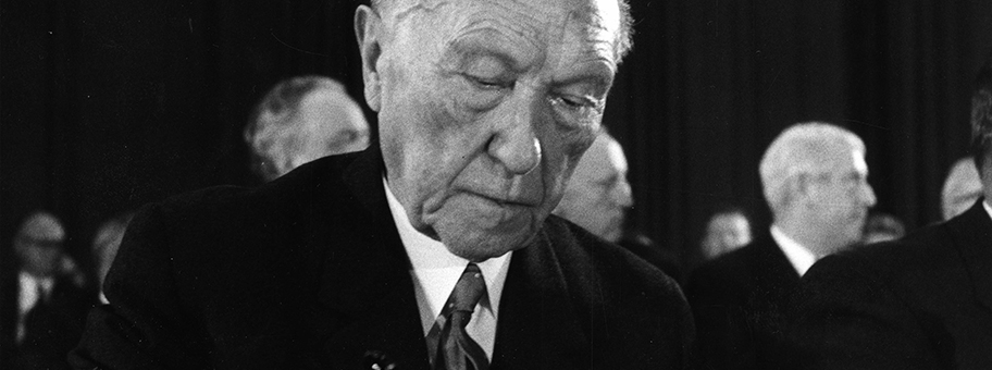 Konrad Adenauer war ein vehementer Gegner des österreichischen Staatsvertrags, da er fürchtete, das neutrale Österreich könnte Vorbild für eine gesamtdeutsche Lösung werden.