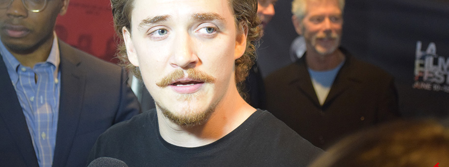 Der US-Schauspieler Kyle Gallner (hier im Juni 2015 in LA) spielt in dem Film die Rolle des Punksängers Simon.