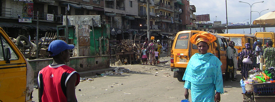Strassenbild in Lagos, Broad Street.