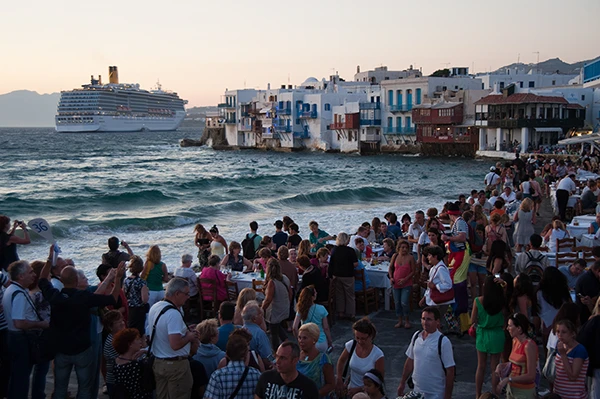 Die Uferpromenade von „Little Venice“ auf der griechischen Insel Mykonos.